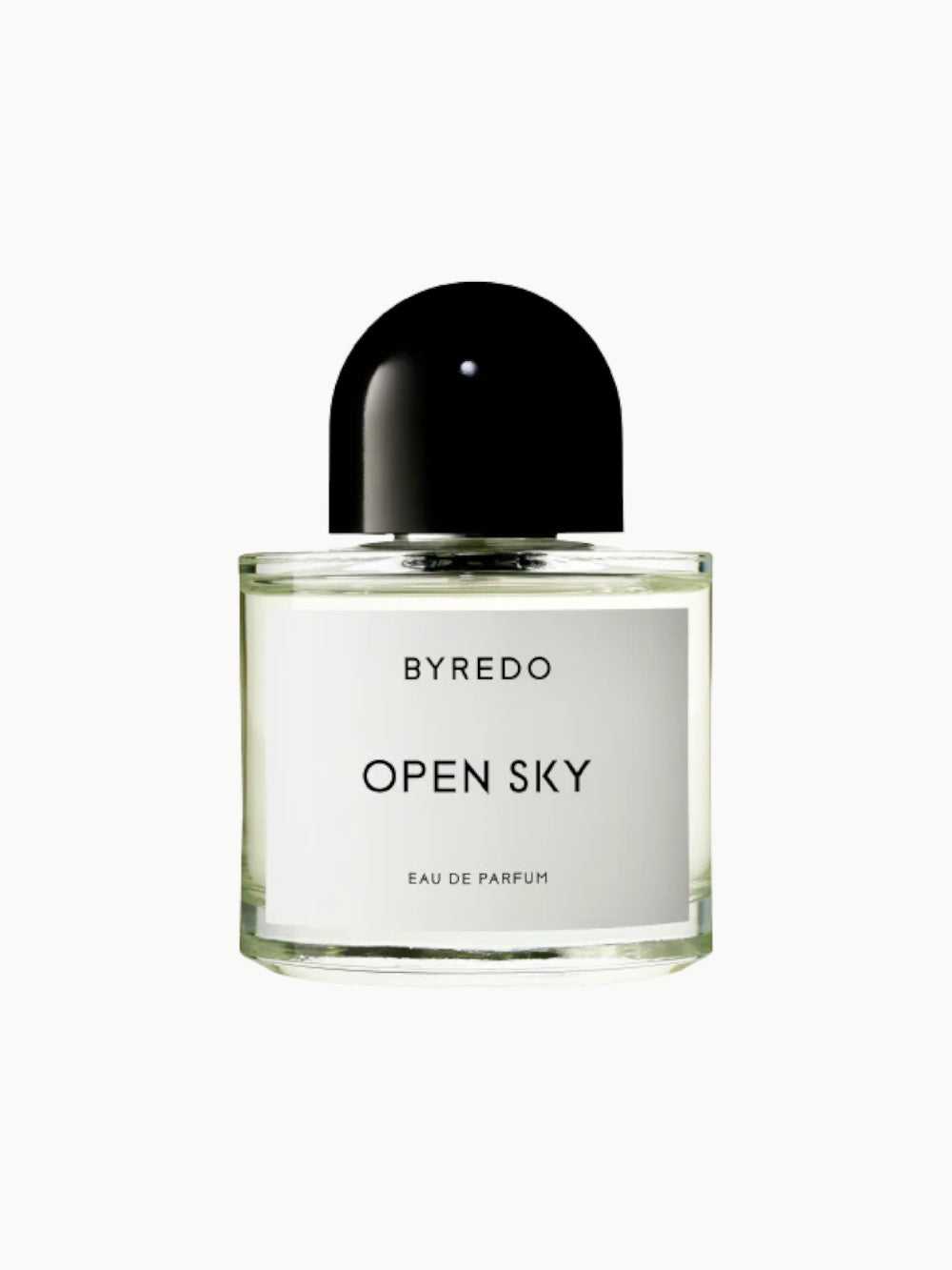 Open Sky von BYREDO ist eine olfaktorische Hommage an das Reisen – mit Noten von Pomelo, Hanf, schwarzem Pfeffer und Palo Santo. Limitierter Duft mit Tiefe.