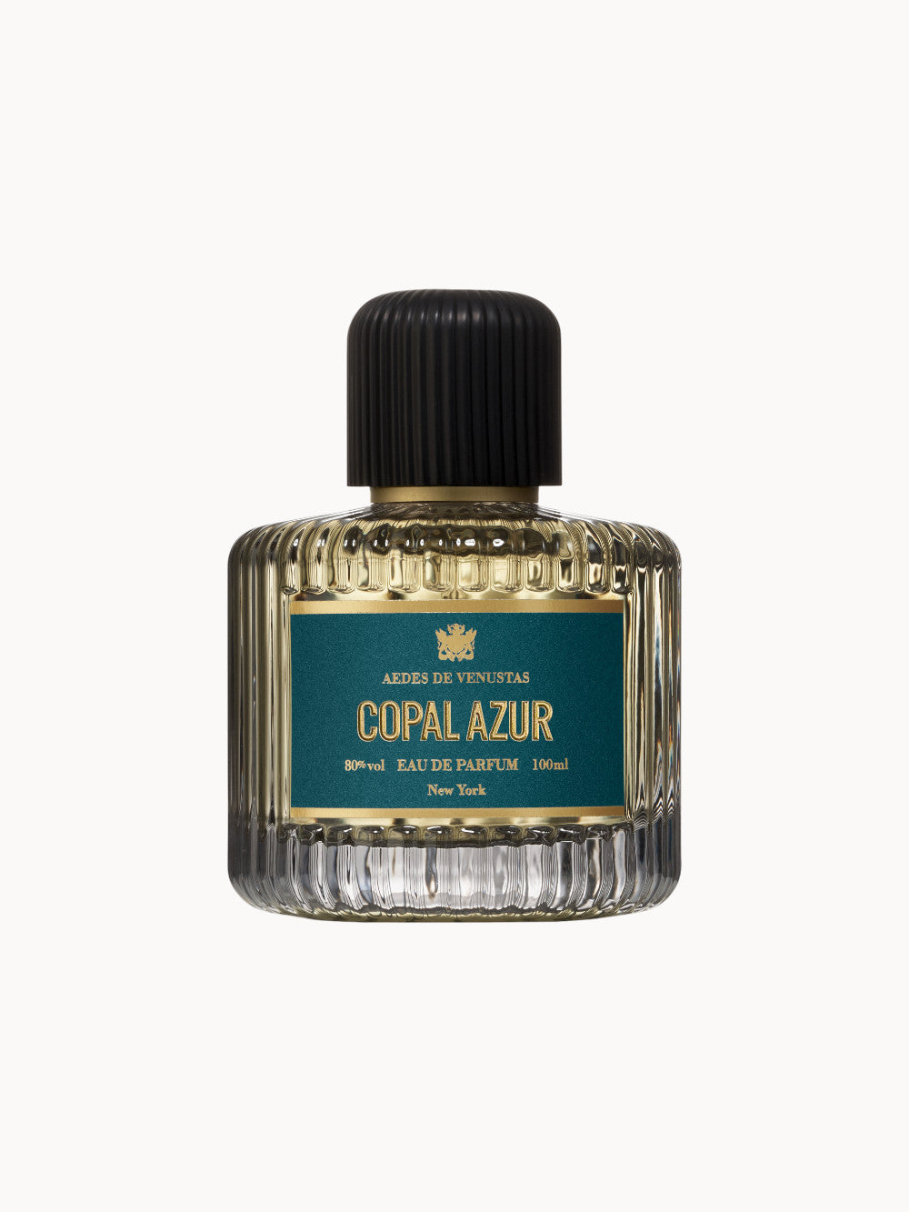 Flakon des AEDES DE VENUSTAS COPAL AZUR Eau de Parfum – 100 ml – elegantes, geriffeltes Glas mit tiefgrünem Etikett, goldener Schrift und schwarzem, gerilltem Verschluss.