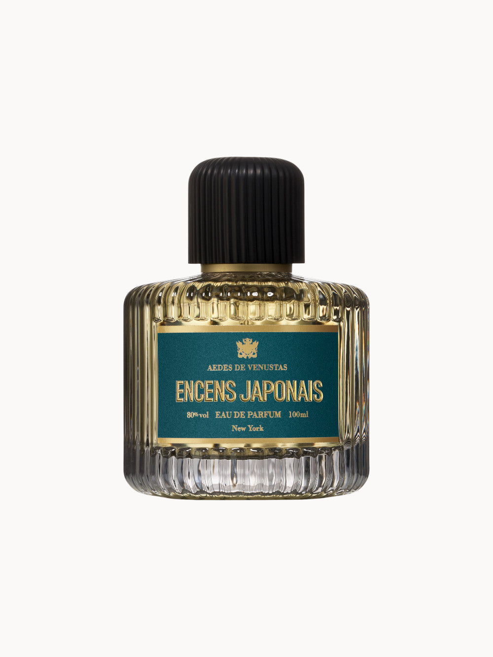 Flakon von ENCENS JAPONAIS Eau de Parfum von AEDES DE VENUSTAS – eleganter Duft im geriffelten Glasflakon mit pfauenblauem Etikett und goldener Schrift.