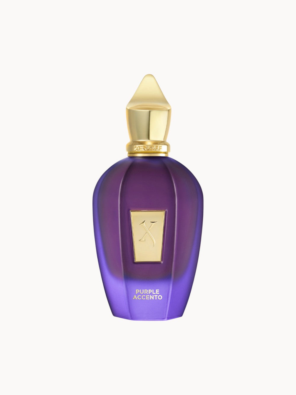 Purple Accento von Xerjoff – ein charismatischer Duft mit Ananas, Loganbeere, floralen Noten und elegantem Oud. Präsentiert im stilvollen Flakon mit exklusivem Seidenfoulard.